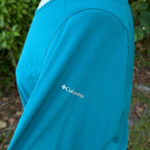 Columbia split back long sleeve top, size small - Picture 3 of 6